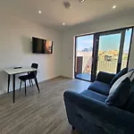 2 Bedroom Flat In Belfast
