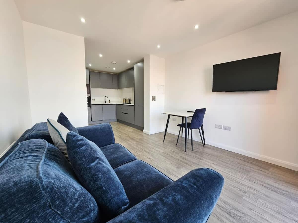 2 Bedroom Flat In *