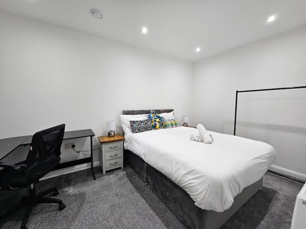 Apartment 2 Bedroom Flat In *